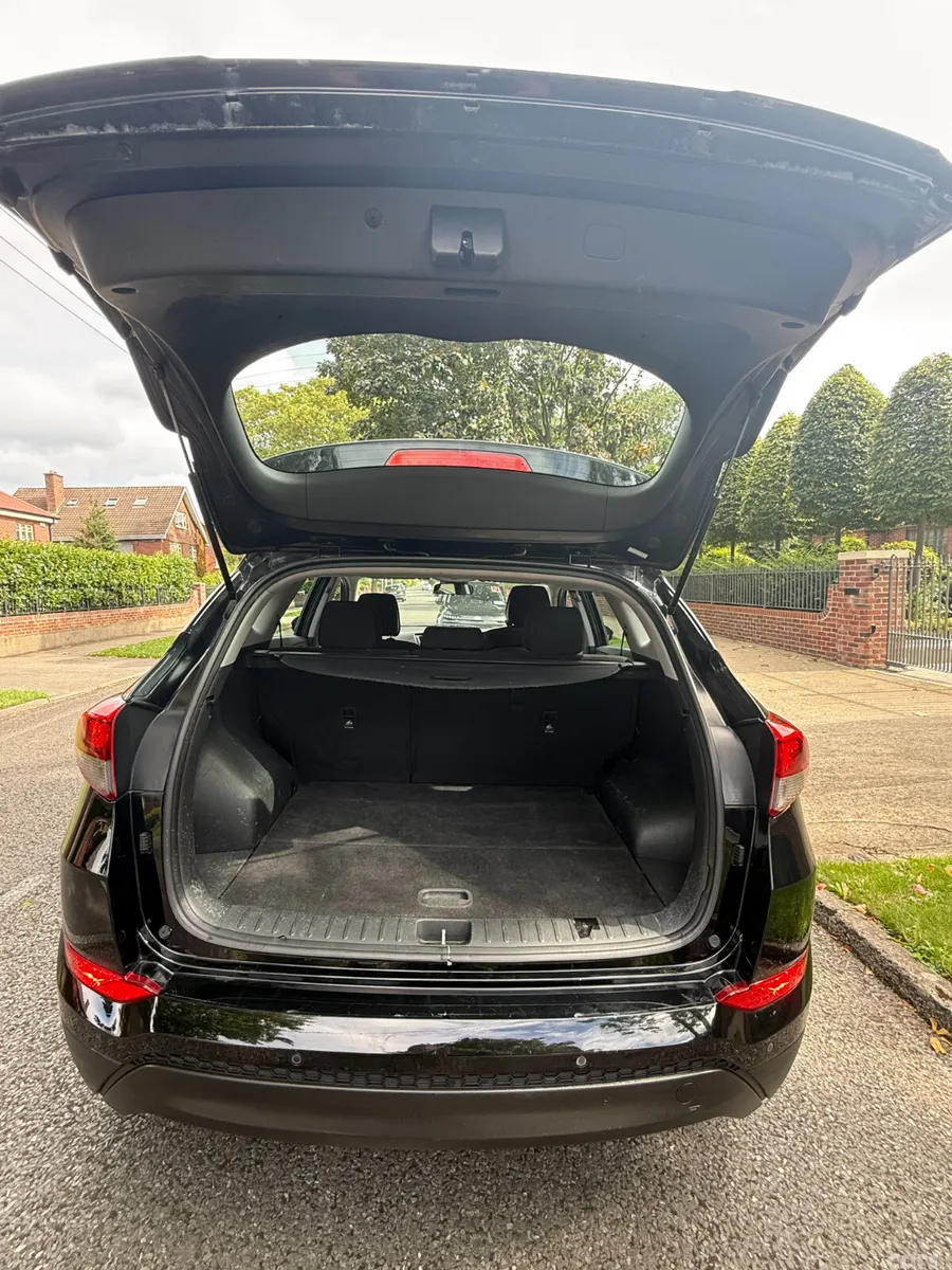Hyundai Tucson SUV, Diesel, 2015, Black