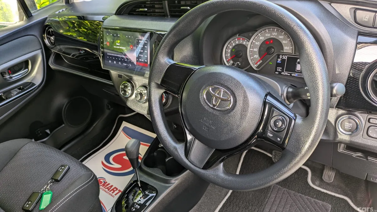 Toyota Yaris Hatchback, Petrol, 2020, Silver