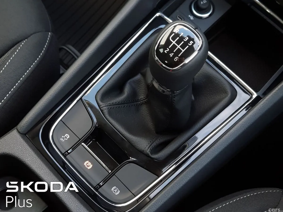 Skoda Karoq SUV, Diesel, 2026, Grey