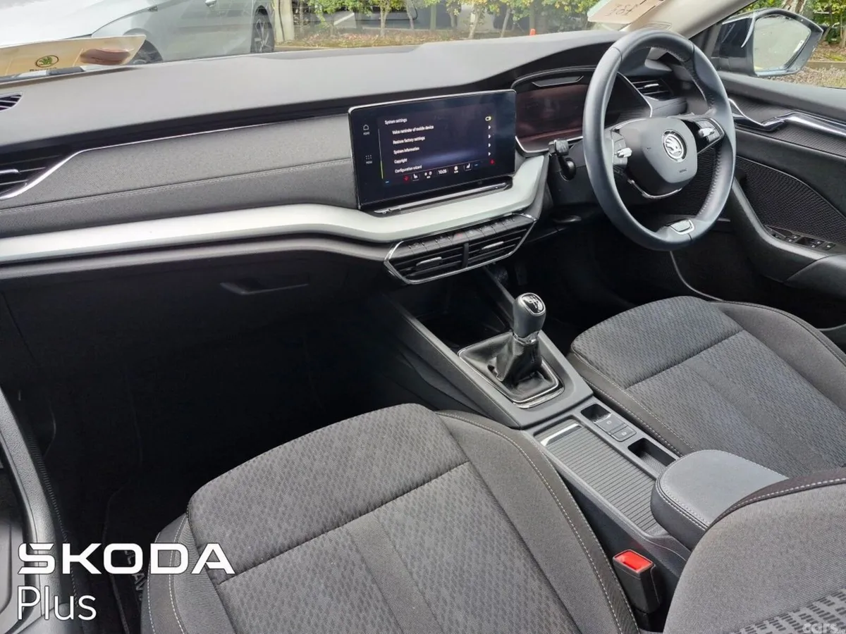 Skoda Octavia Saloon, Petrol, 2023, Black