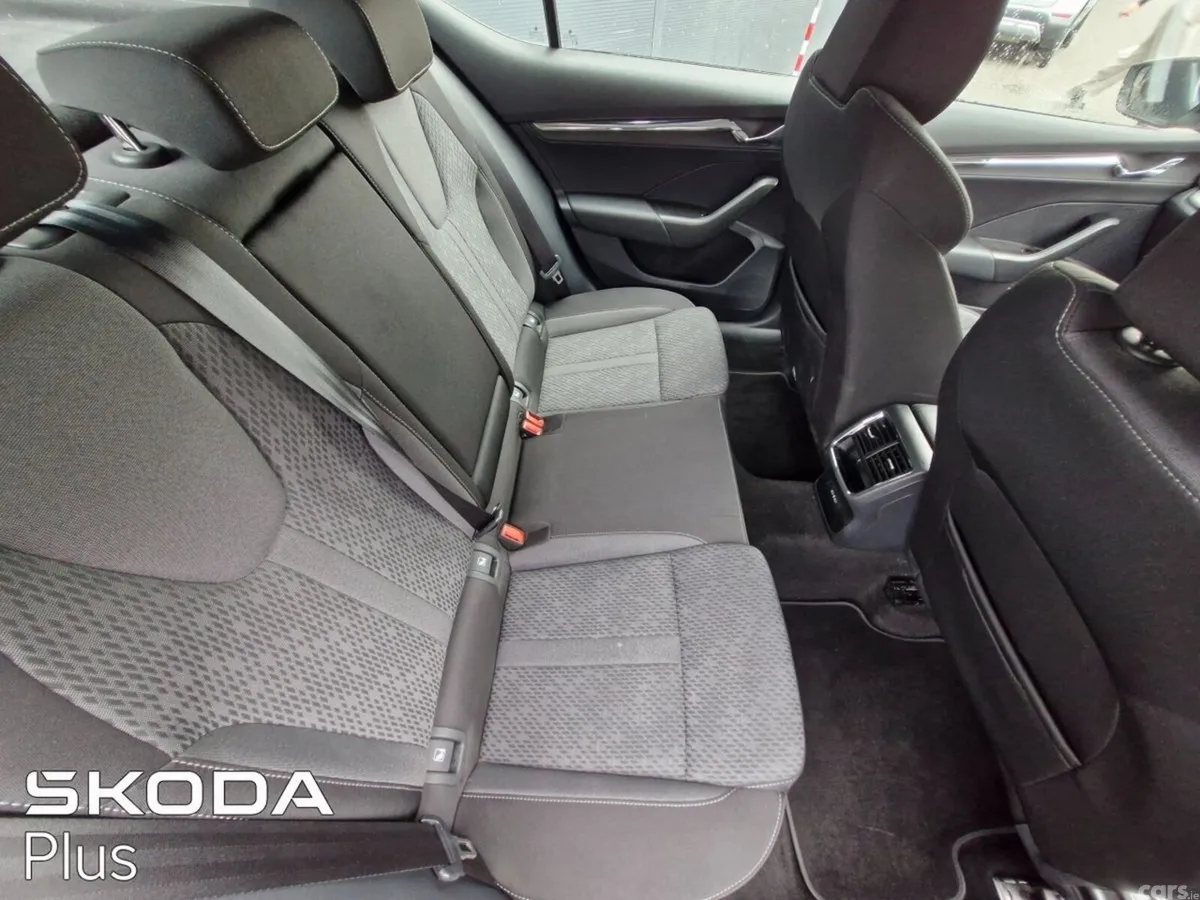 Skoda Octavia Saloon, Petrol, 2023, Black