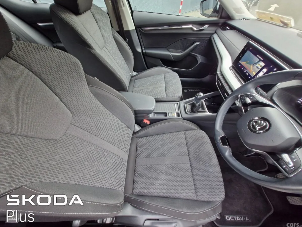 Skoda Octavia Saloon, Petrol, 2023, Black