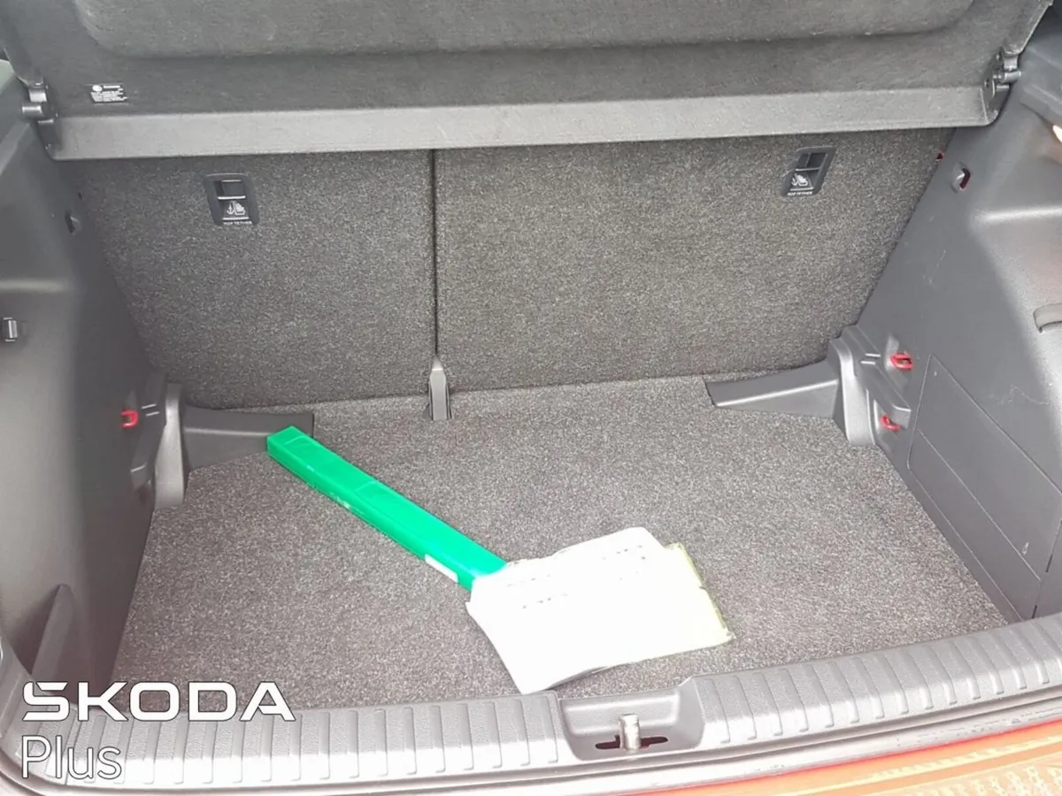 Skoda Fabia Hatchback, Petrol, 2023, Red