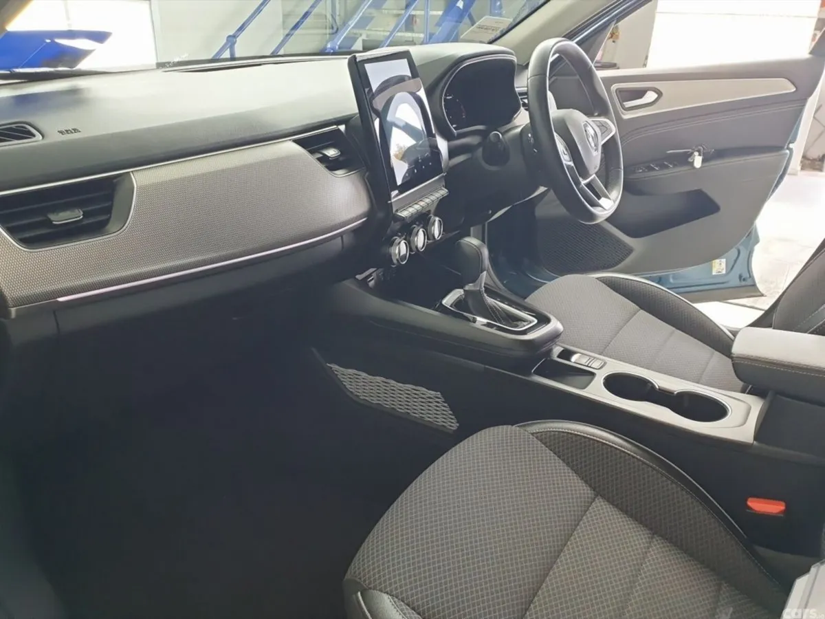 Renault Arkana Hatchback, Petrol, 2023, Blue