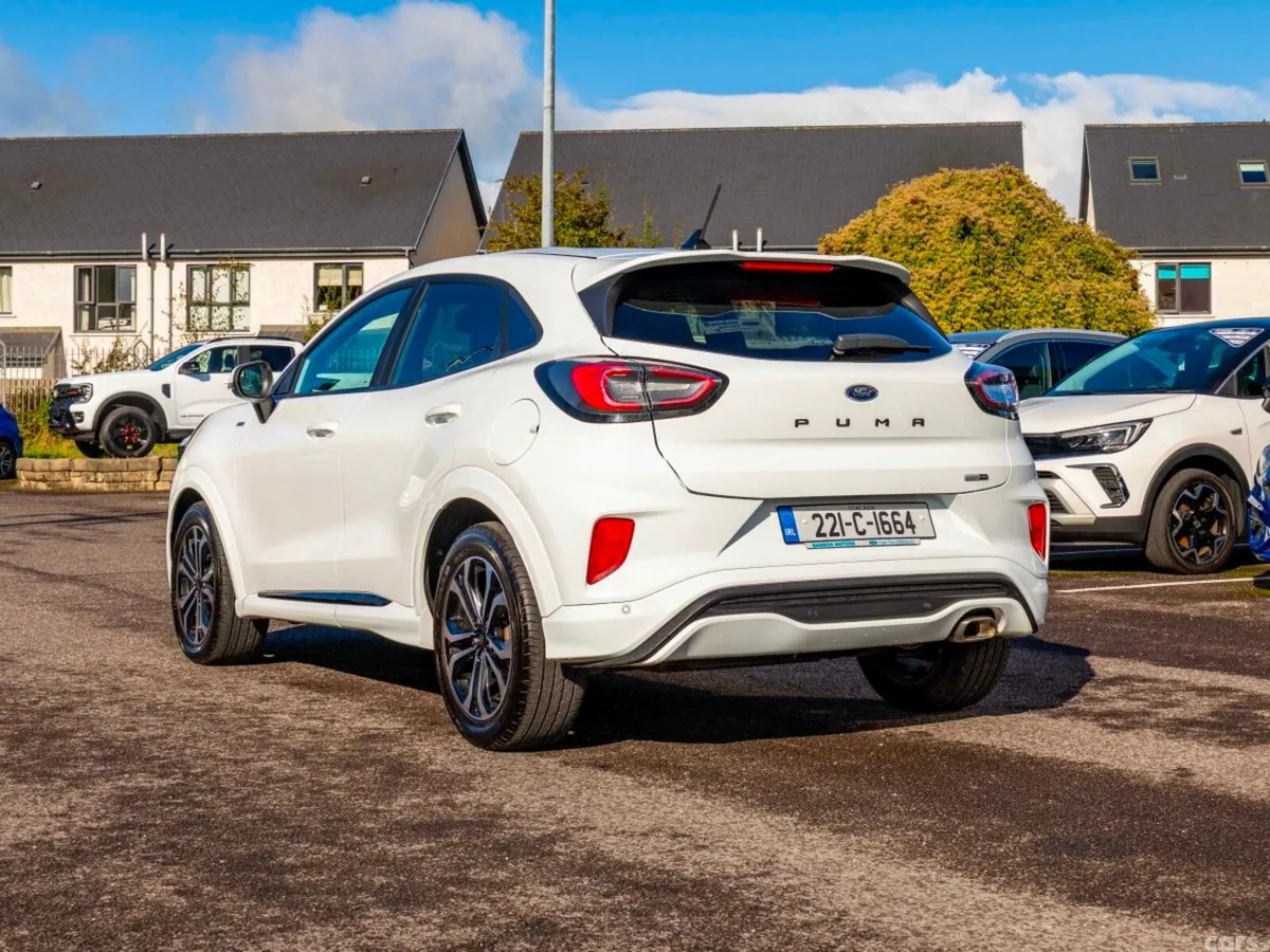 Ford Puma MPV, Petrol Hybrid, 2022, White