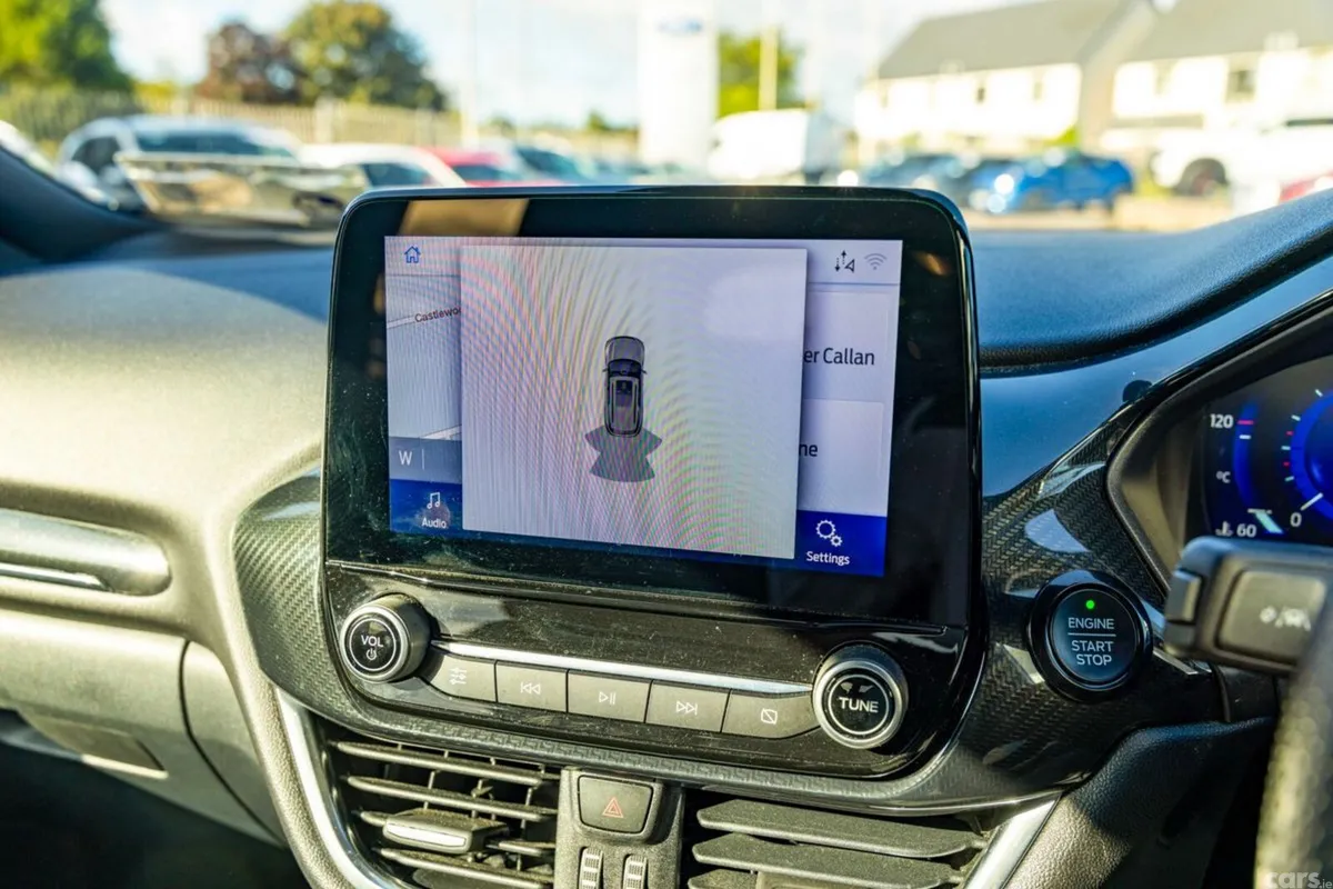 Ford Puma MPV, Petrol Hybrid, 2022, White