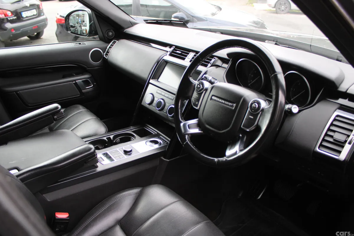 Land Rover Discovery SUV, Diesel, 2018, Grey
