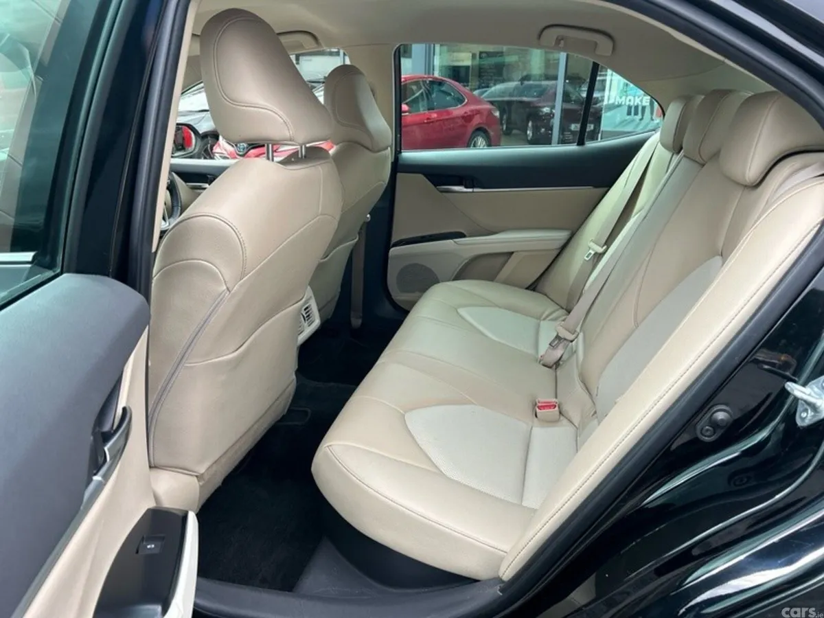Toyota Camry Saloon, Petrol Hybrid, 2020, Black