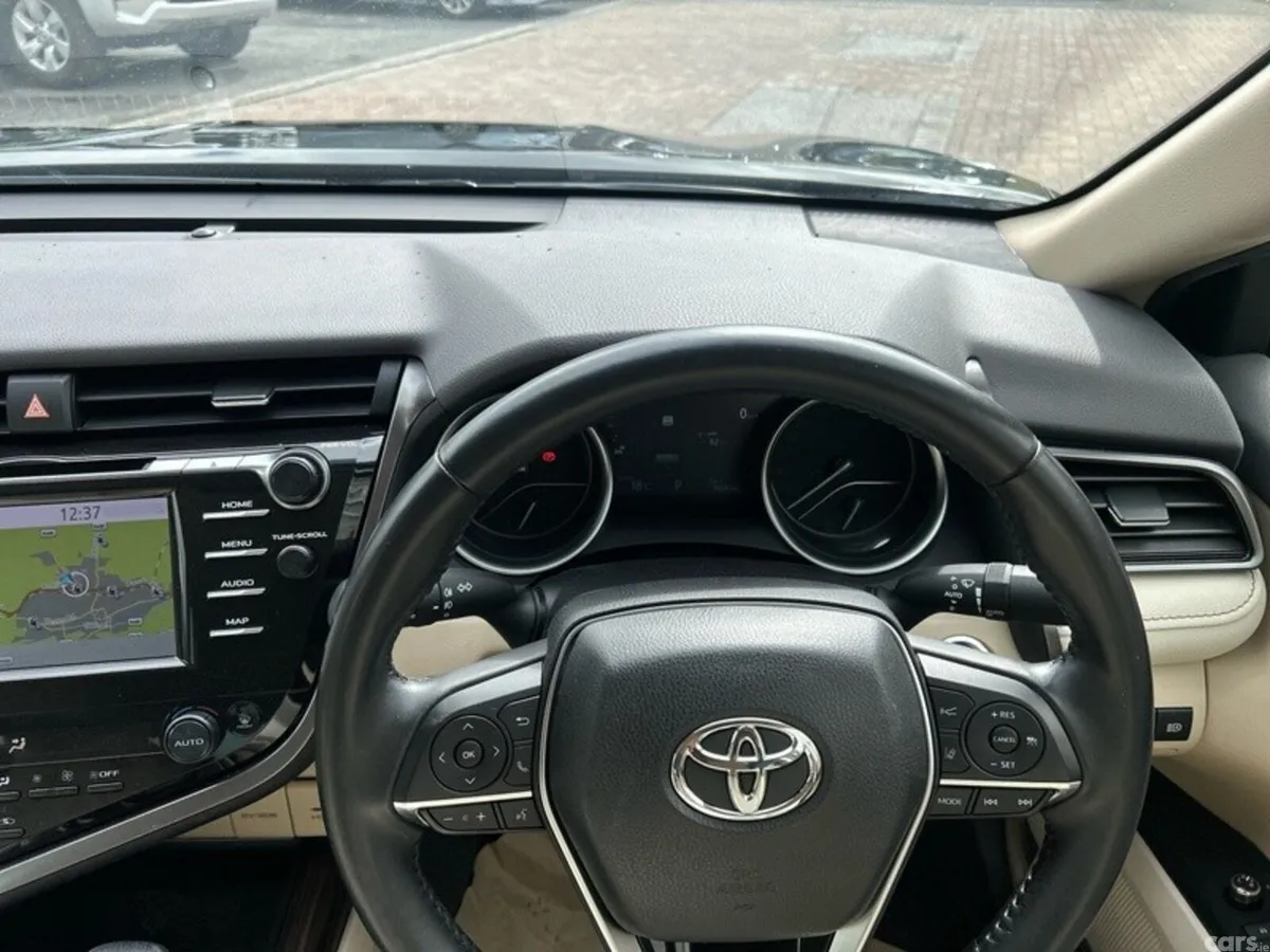 Toyota Camry Saloon, Petrol Hybrid, 2020, Black