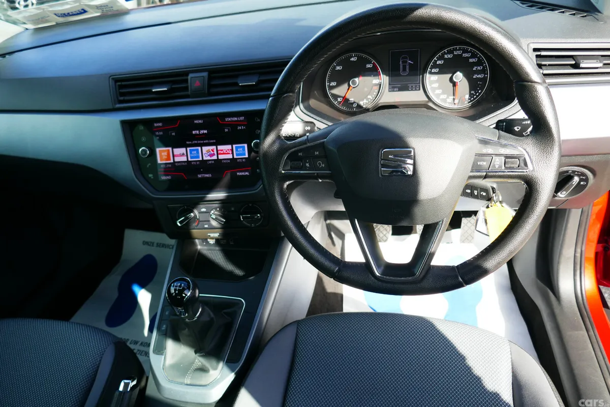 SEAT Arona SUV, Diesel, 2018, Red