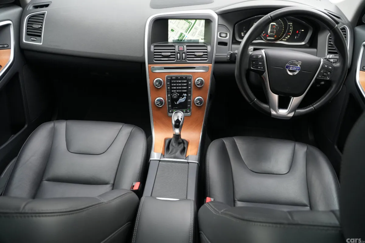 Volvo XC60 SUV, Diesel, 2017, White
