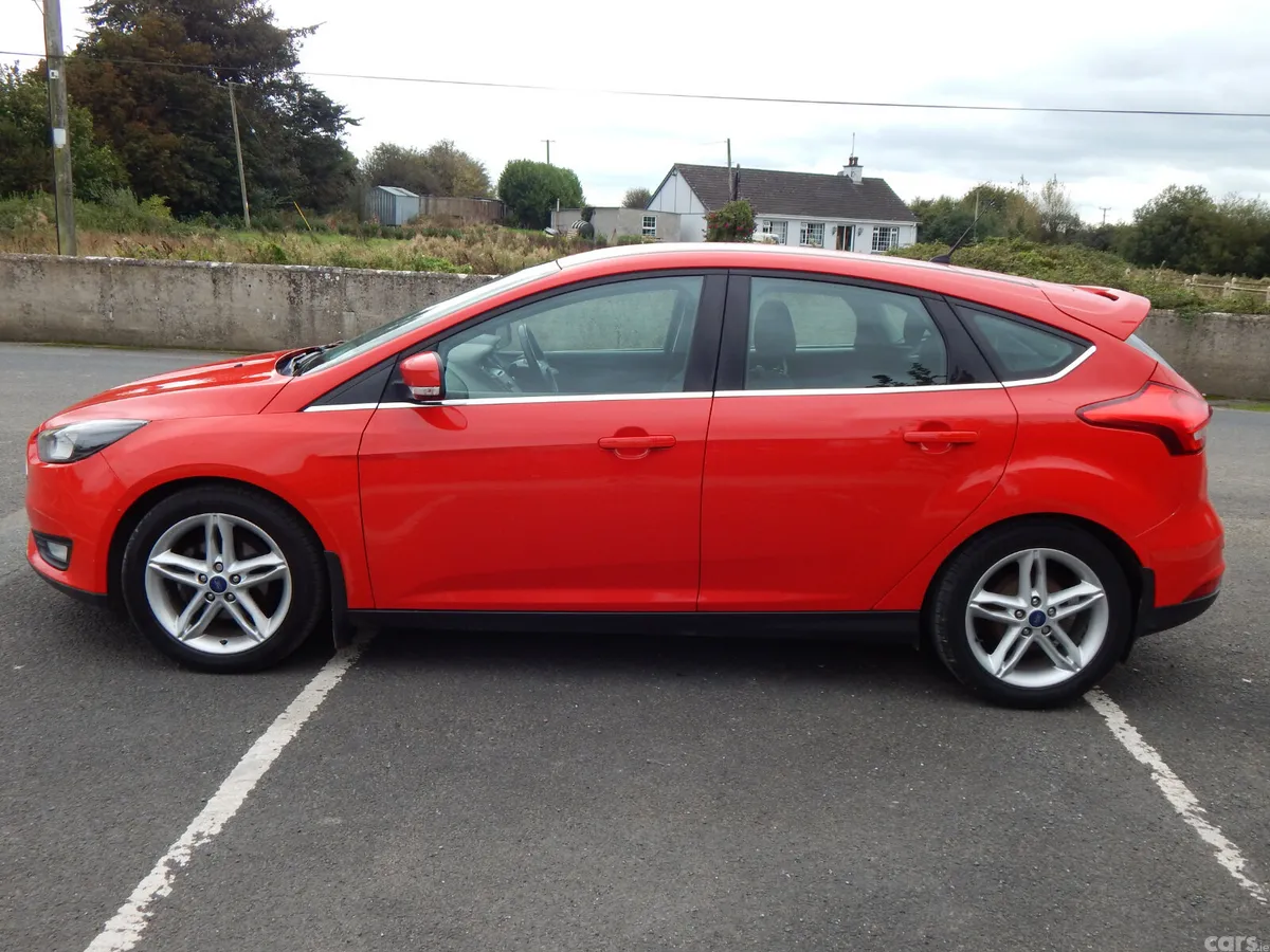Ford Focus Hatchback, Diesel, 2017, Red