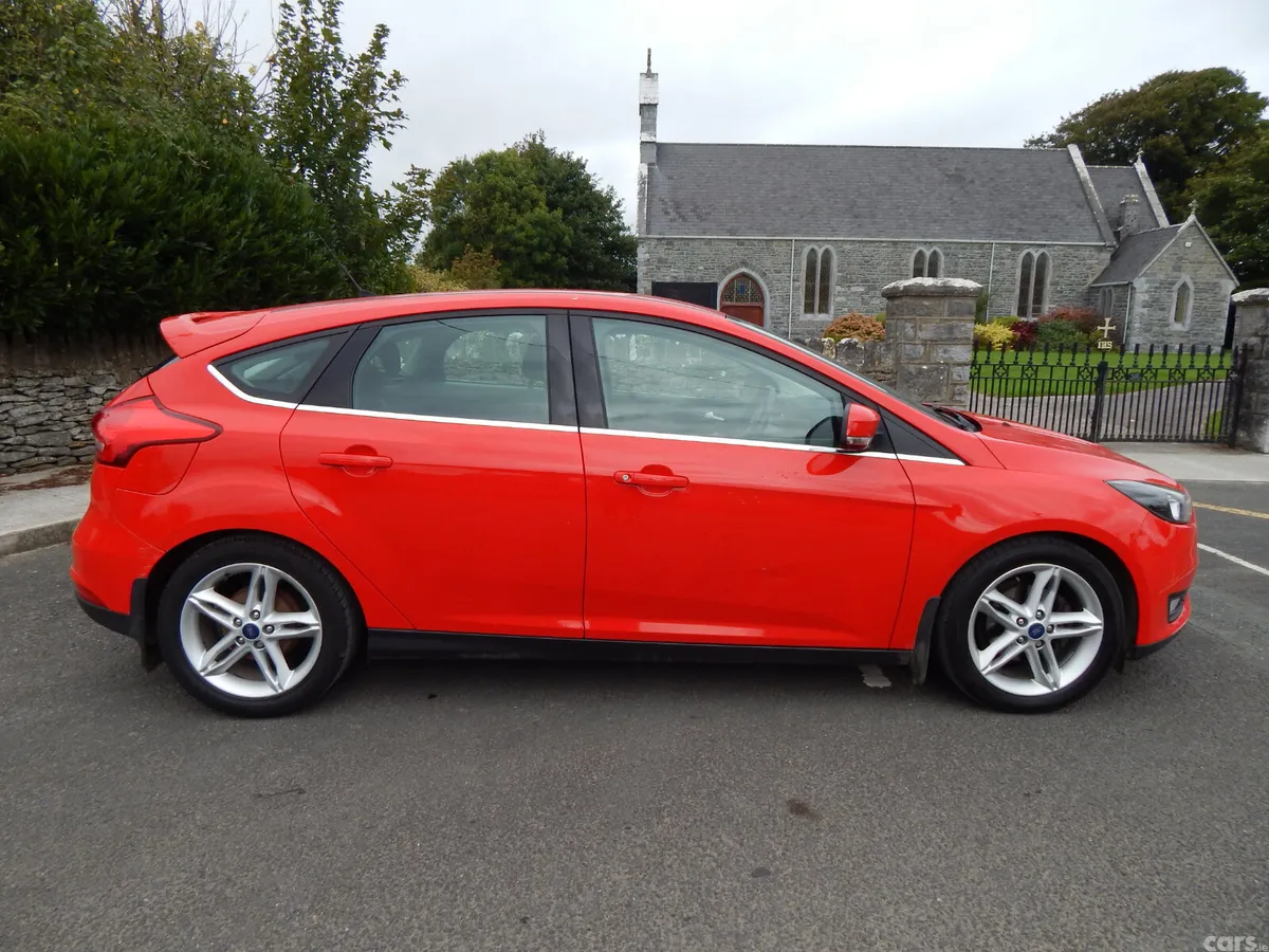 Ford Focus Hatchback, Diesel, 2017, Red