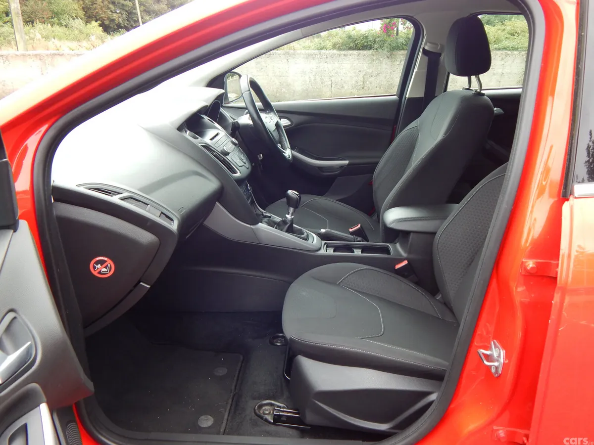 Ford Focus Hatchback, Diesel, 2017, Red