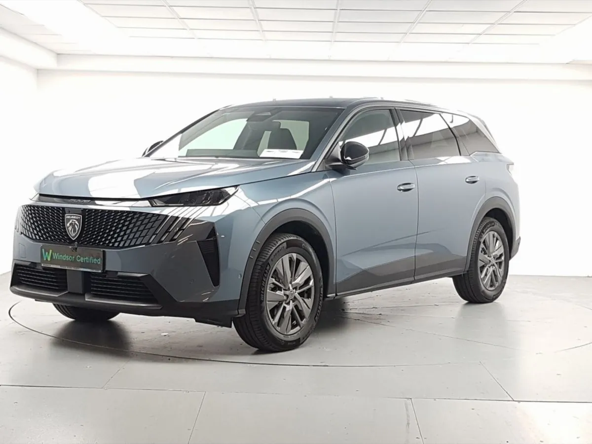 Peugeot 5008 MPV, Petrol, 2026, Blue