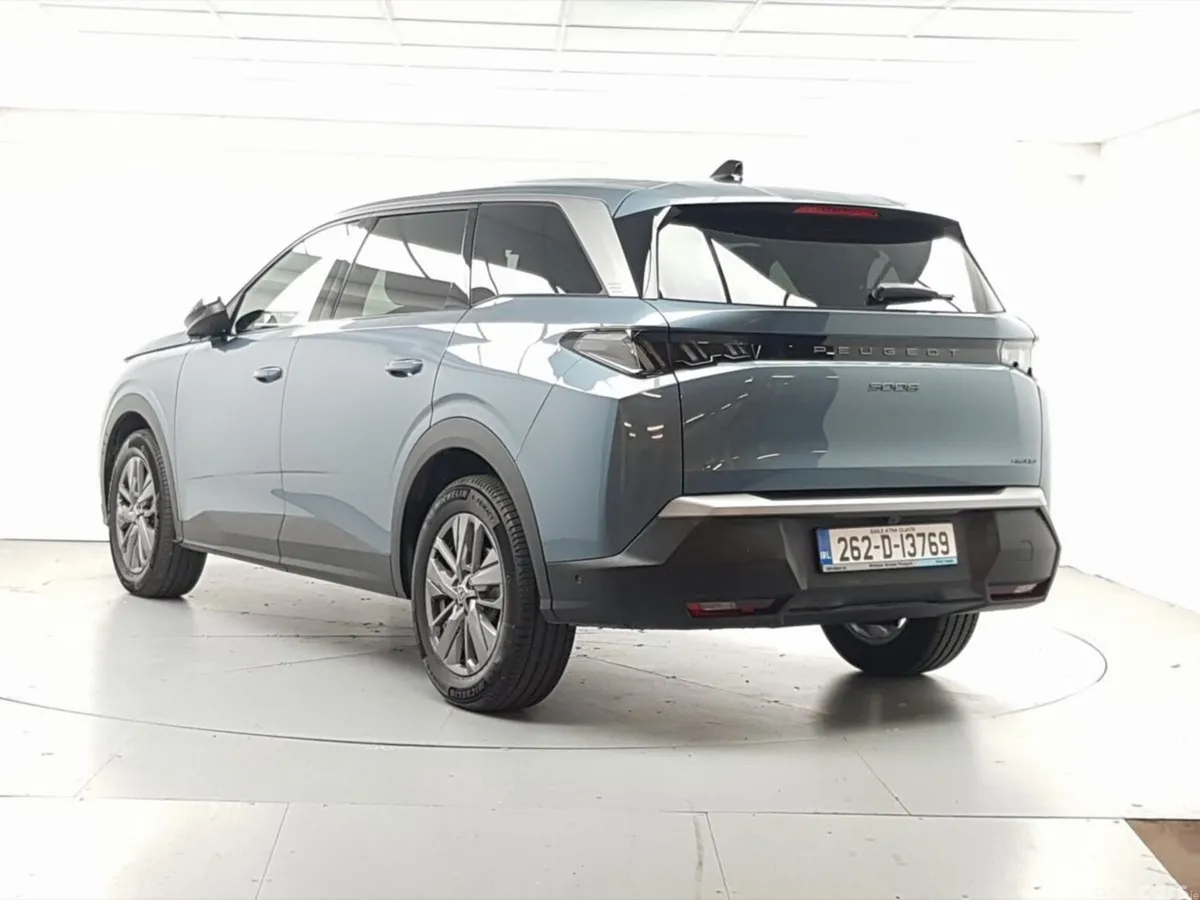 Peugeot 5008 MPV, Petrol, 2026, Blue