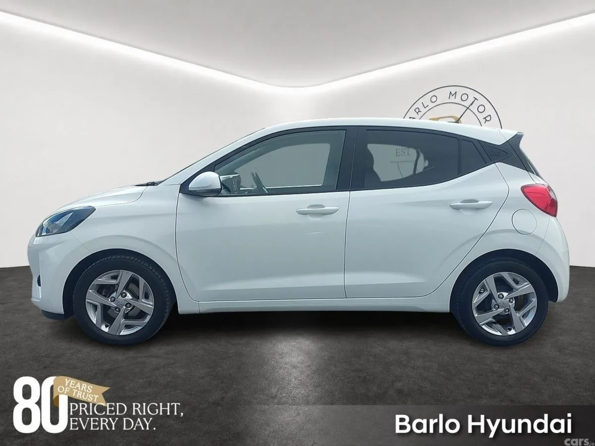 Hyundai i10 Hatchback, Petrol, 2022, White