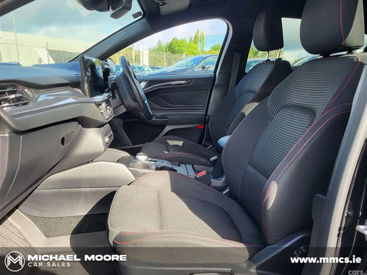 Ford Focus Hatchback, Diesel, 2024, Black