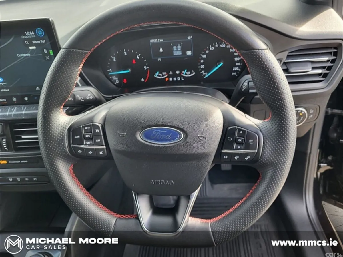 Ford Focus Hatchback, Diesel, 2024, Black