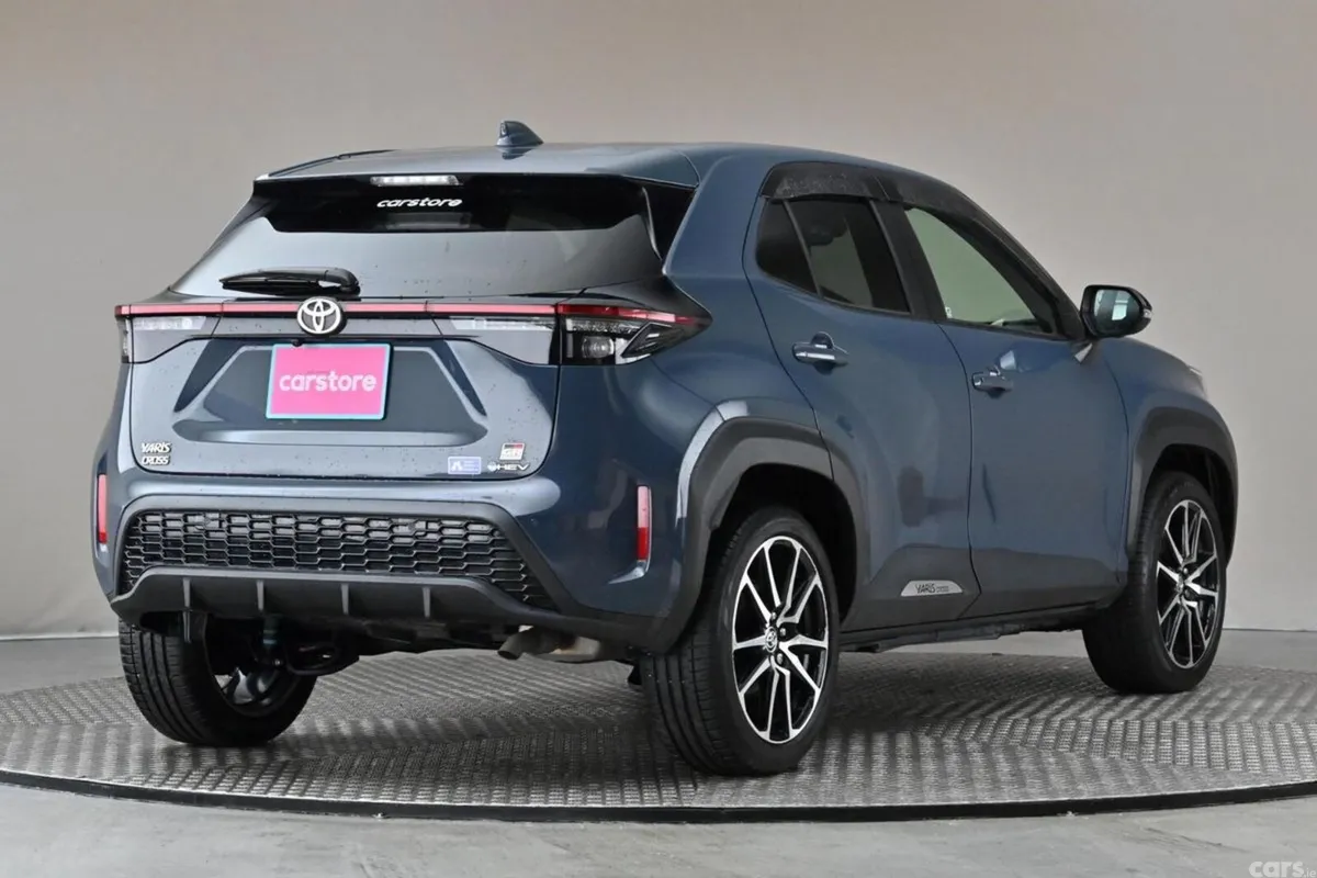 Toyota Yaris Cross SUV, Petrol Hybrid, 2024, Grey