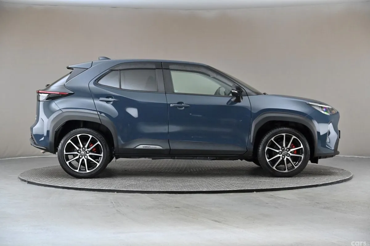 Toyota Yaris Cross SUV, Petrol Hybrid, 2024, Grey