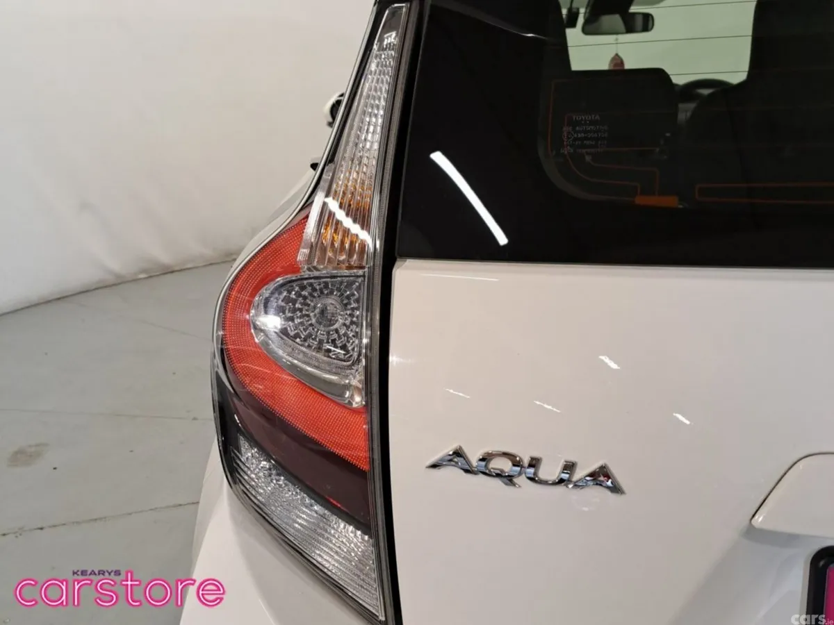 Toyota Aqua Hatchback, Petrol Hybrid, 2021, White