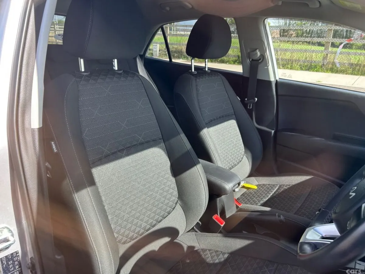 Kia Rio Hatchback, Petrol, 2023, Silver