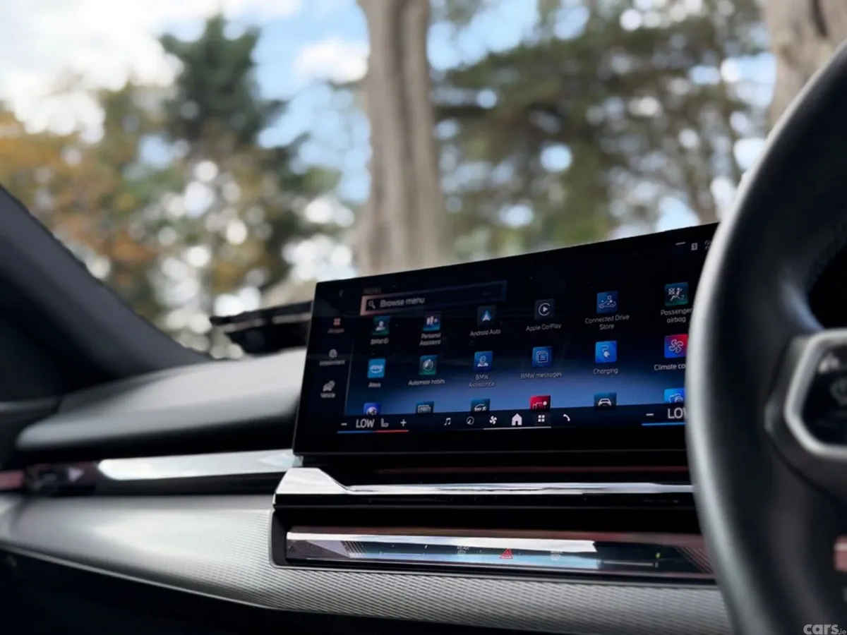 BMW 5-Series Saloon, Petrol Plug-in Hybrid, 2025, Blue