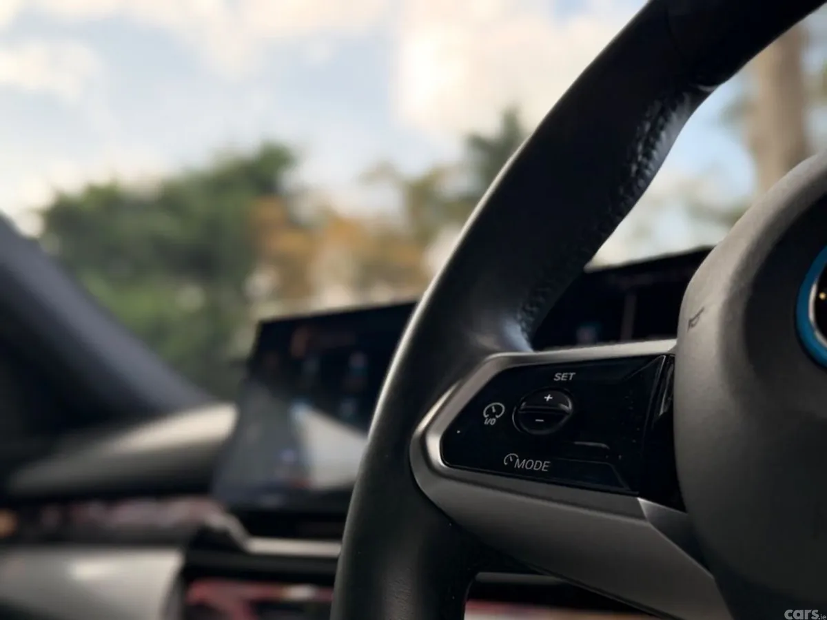 BMW 5-Series Saloon, Petrol Plug-in Hybrid, 2025, Blue