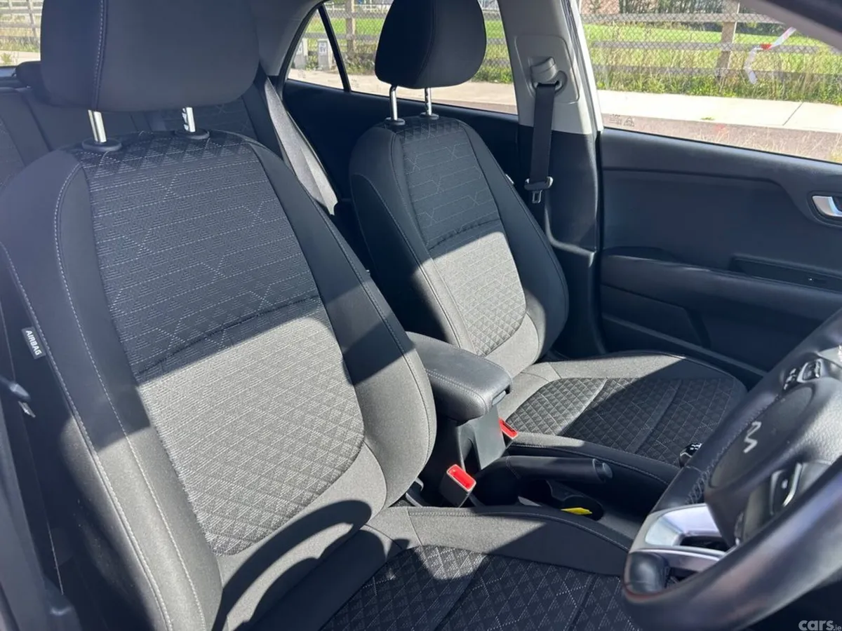 Kia Rio Hatchback, Petrol, 2023, Silver