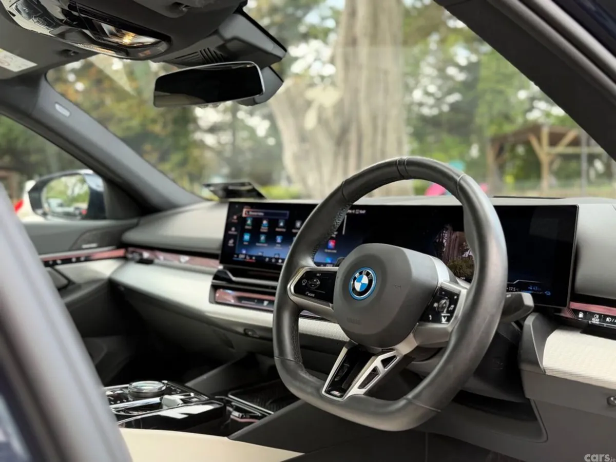 BMW 5-Series Saloon, Petrol Plug-in Hybrid, 2025, Blue
