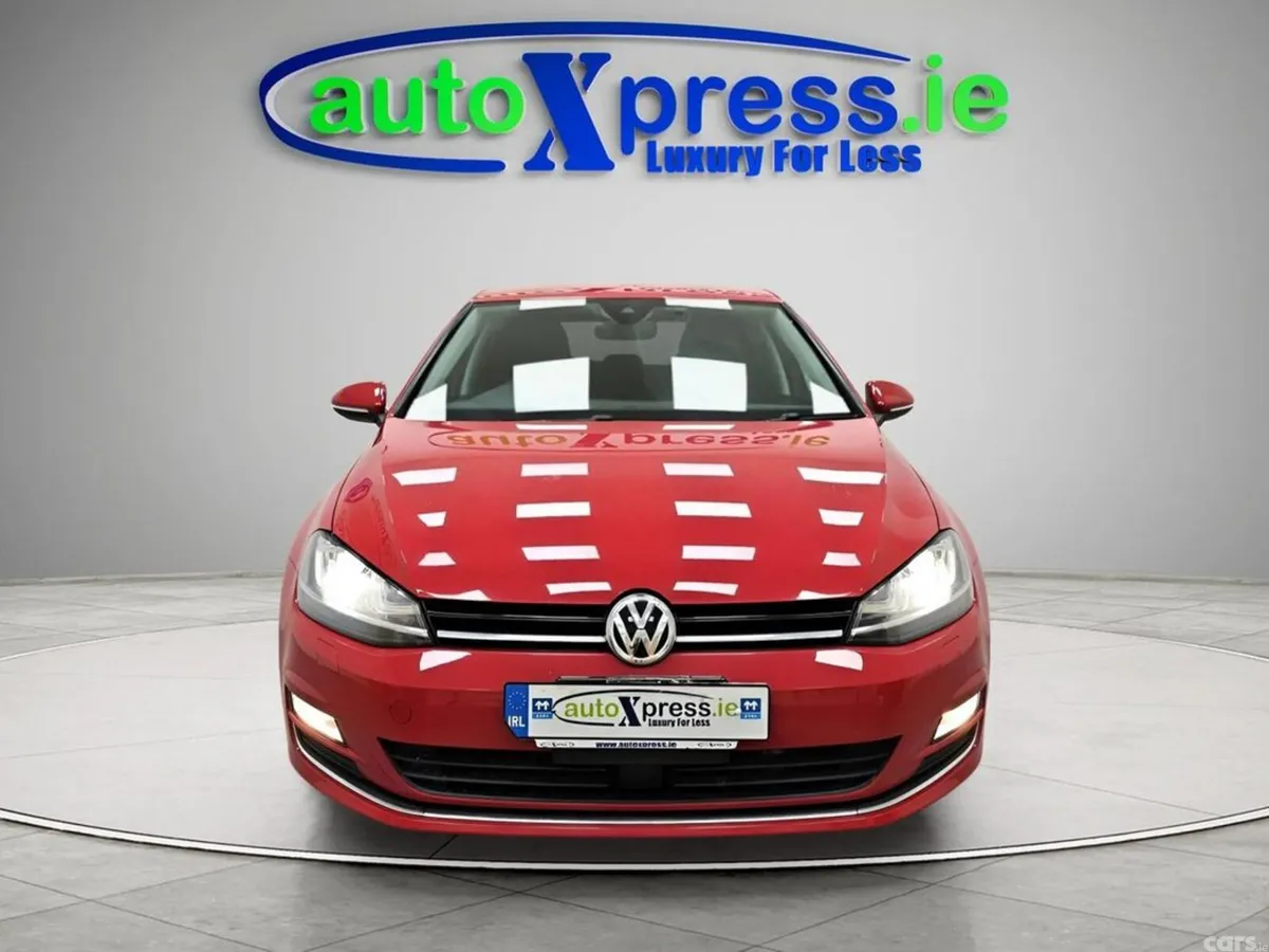 Volkswagen Golf Hatchback, Petrol, 2016, Red