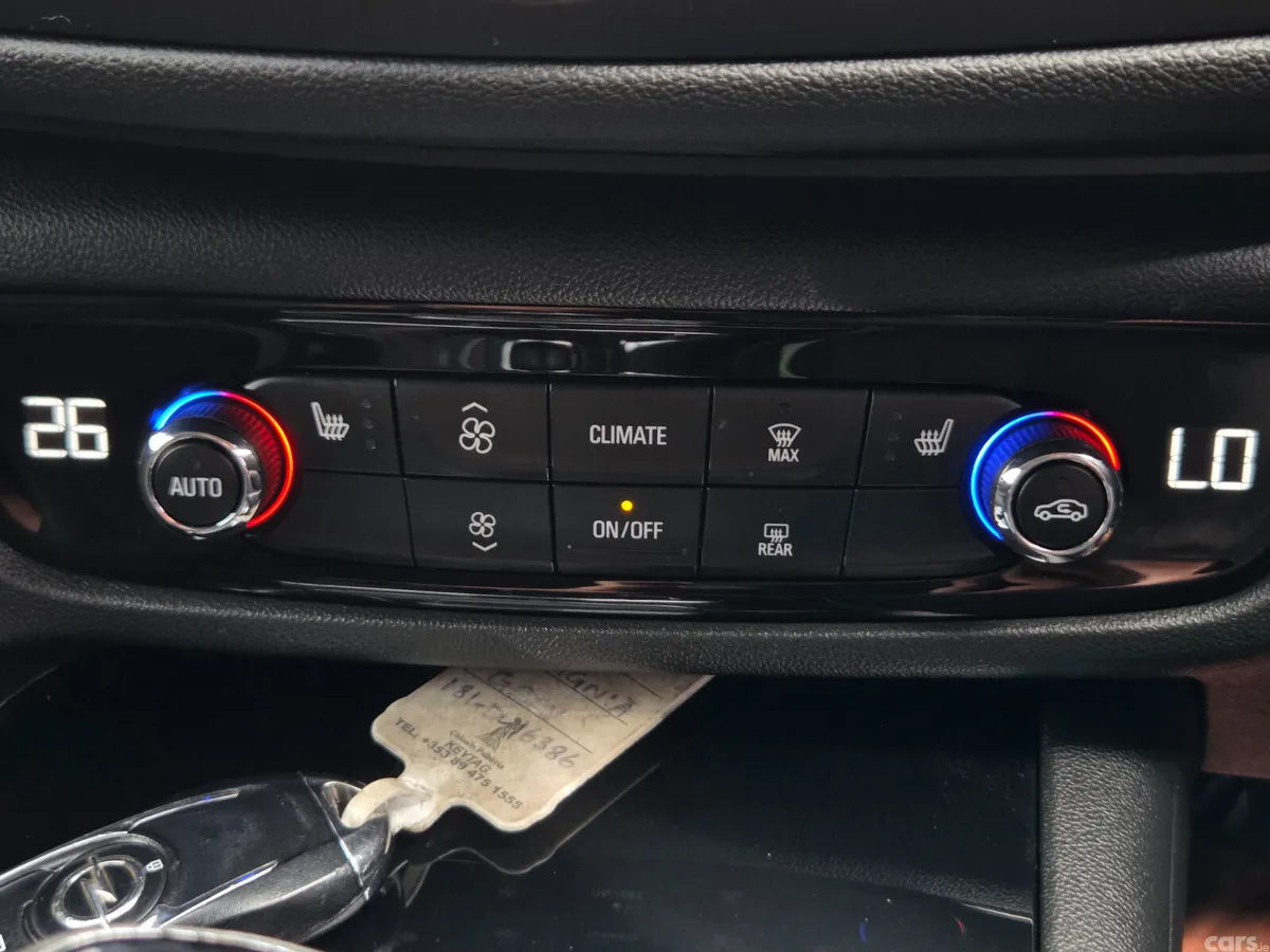Opel Insignia Hatchback, Diesel, 2018, Grey