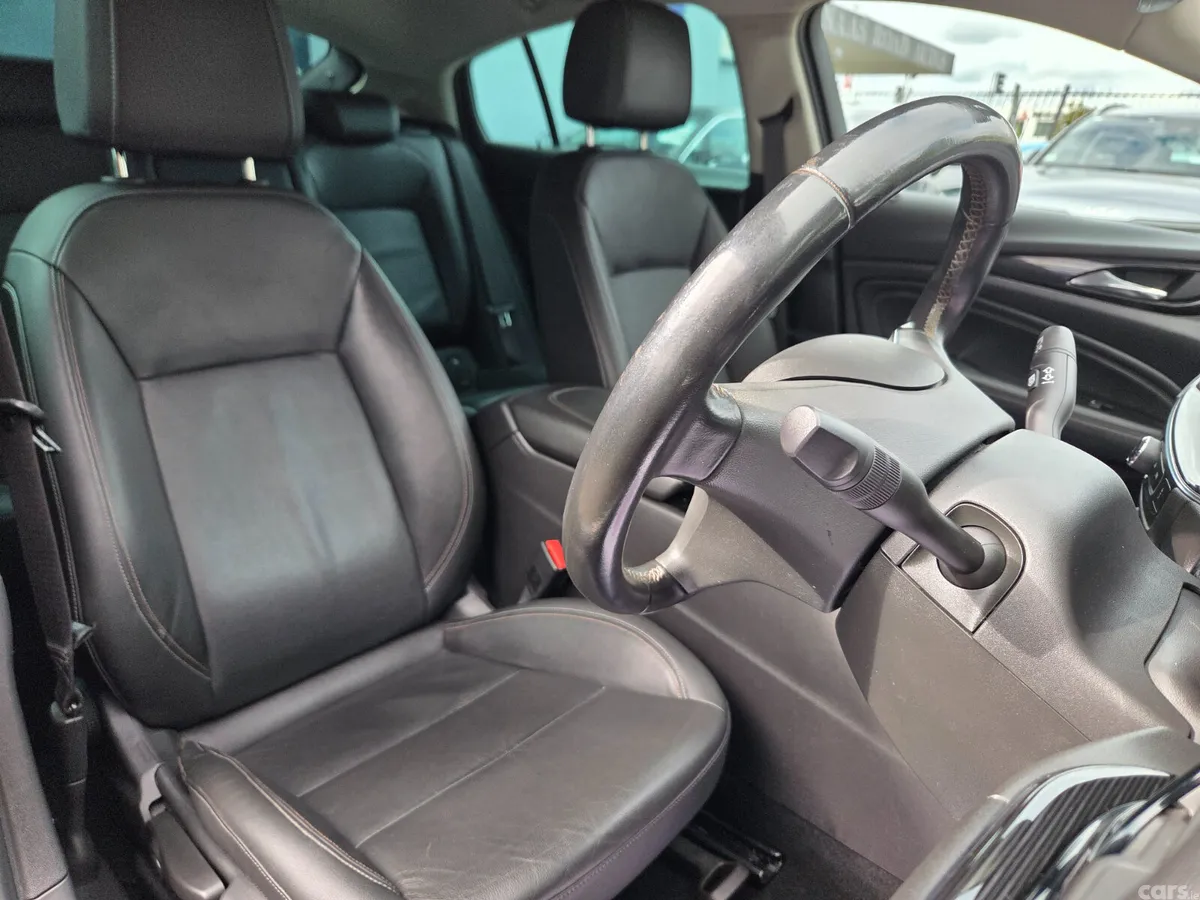 Opel Insignia Hatchback, Diesel, 2018, Grey