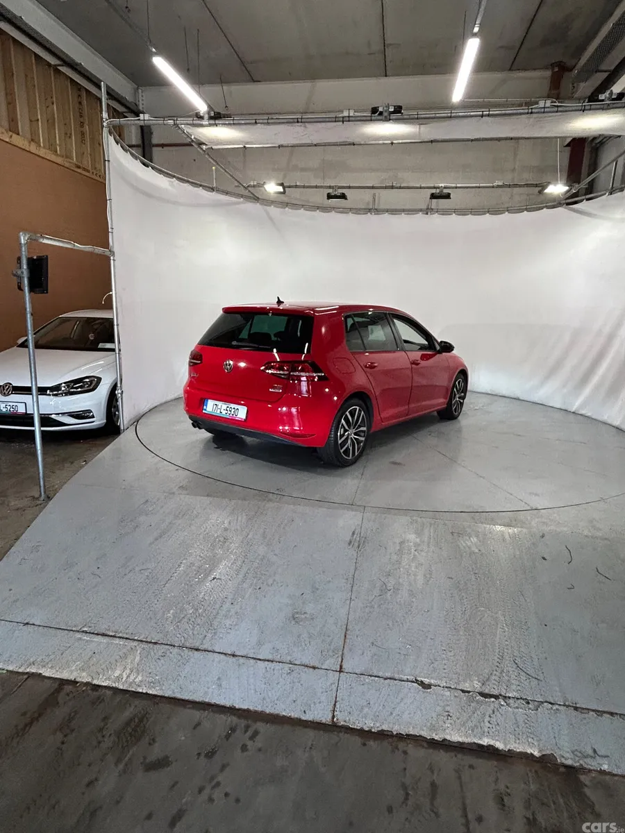 Volkswagen Golf Hatchback, Petrol, 2017, Red