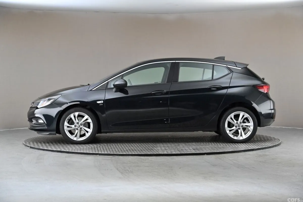 Opel Astra Hatchback, Diesel, 2017, Black