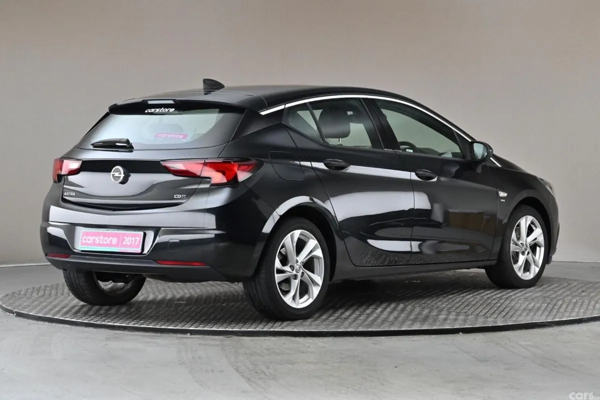 Opel Astra Hatchback, Diesel, 2017, Black