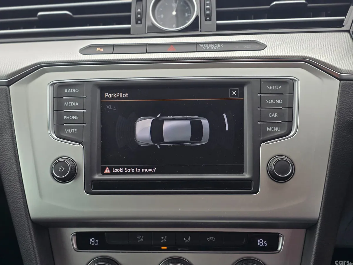 Volkswagen Passat Saloon, Diesel, 2015, Grey