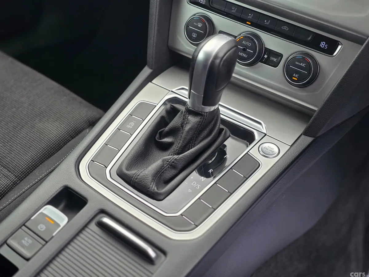 Volkswagen Passat Saloon, Diesel, 2015, Grey