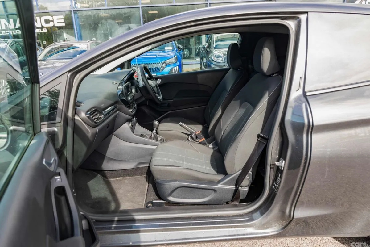 Ford Fiesta Hatchback, Diesel, 2020, Grey