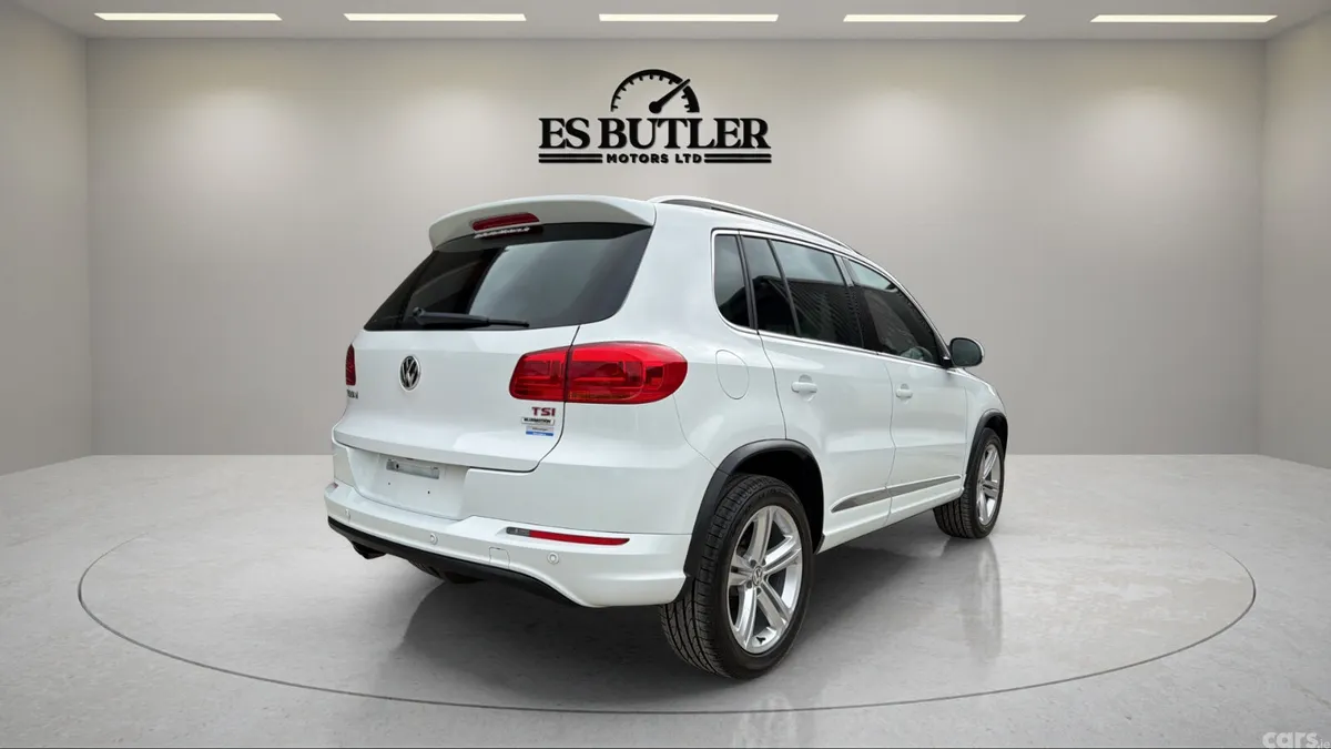 Volkswagen Tiguan SUV, Petrol, 2016, White