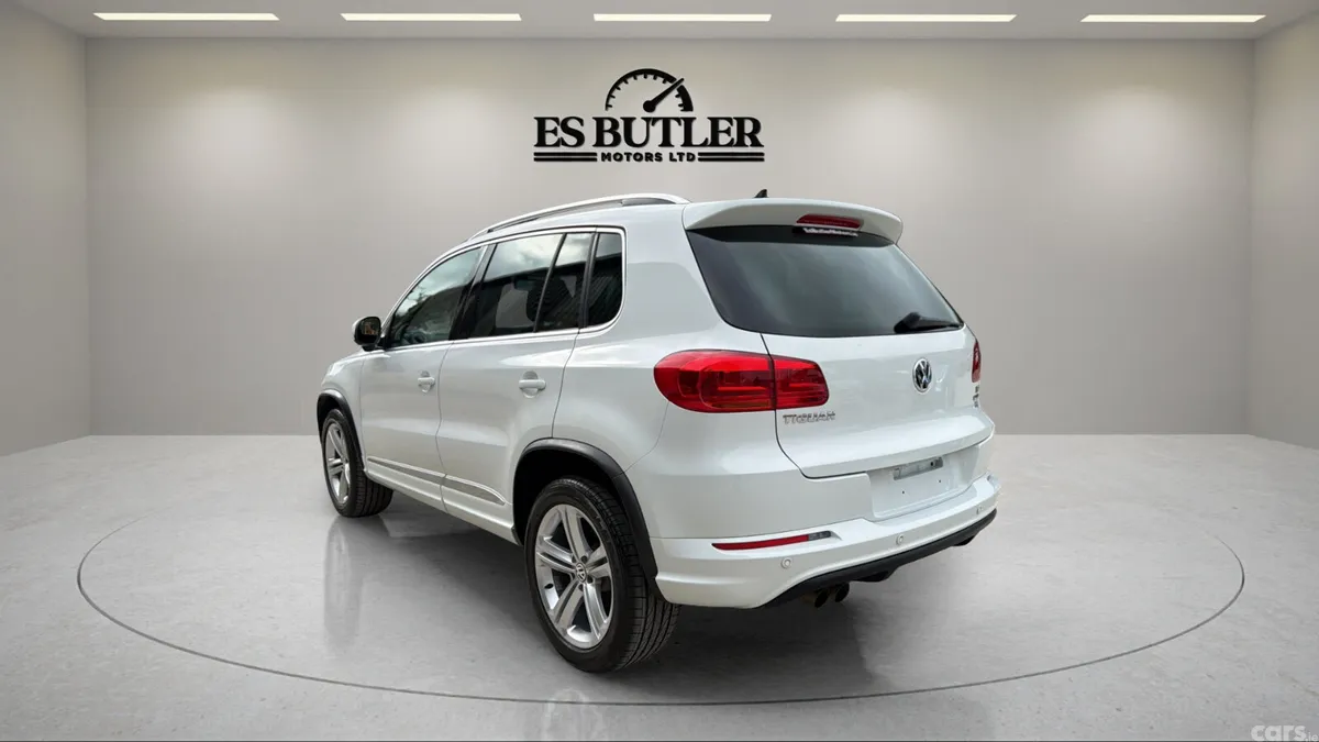 Volkswagen Tiguan SUV, Petrol, 2016, White