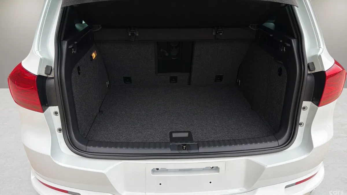 Volkswagen Tiguan SUV, Petrol, 2016, White