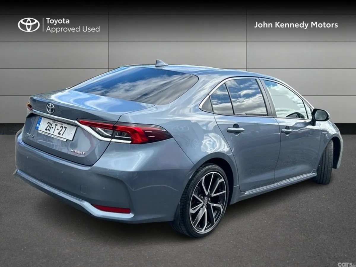 Toyota Corolla Saloon, Petrol Hybrid, 2021, Grey