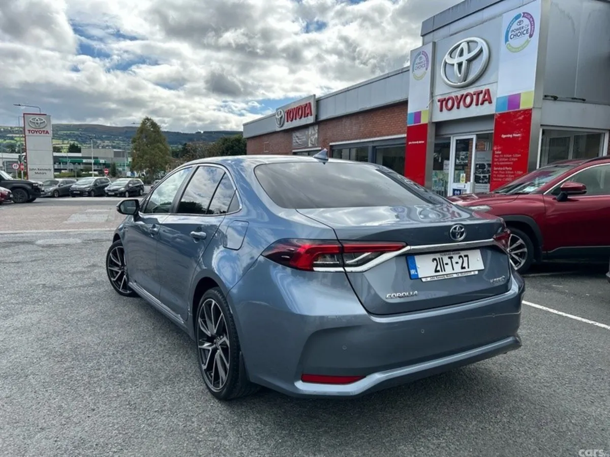 Toyota Corolla Saloon, Petrol Hybrid, 2021, Grey