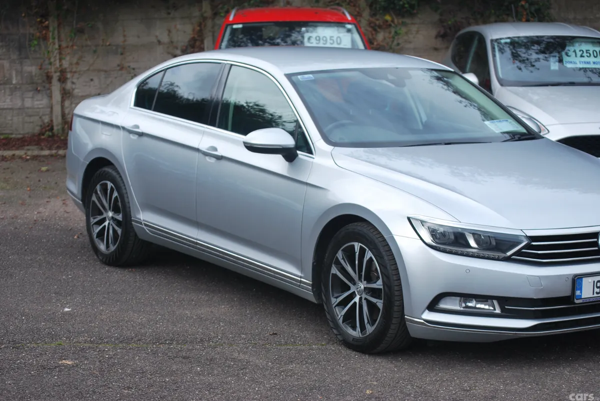 Volkswagen Passat Saloon, Diesel, 2019, Grey