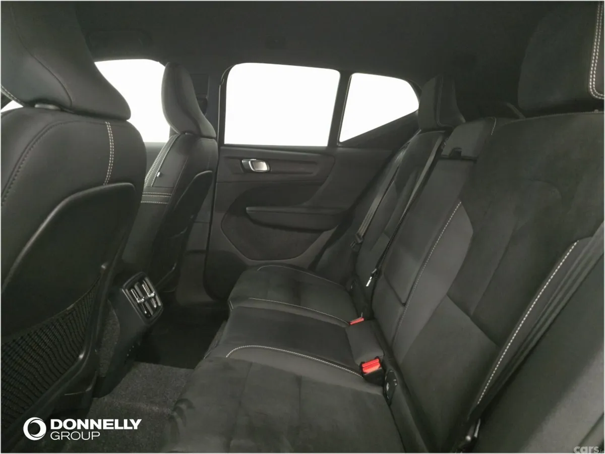 Volvo XC40 Estate, Petrol, 2025, Black