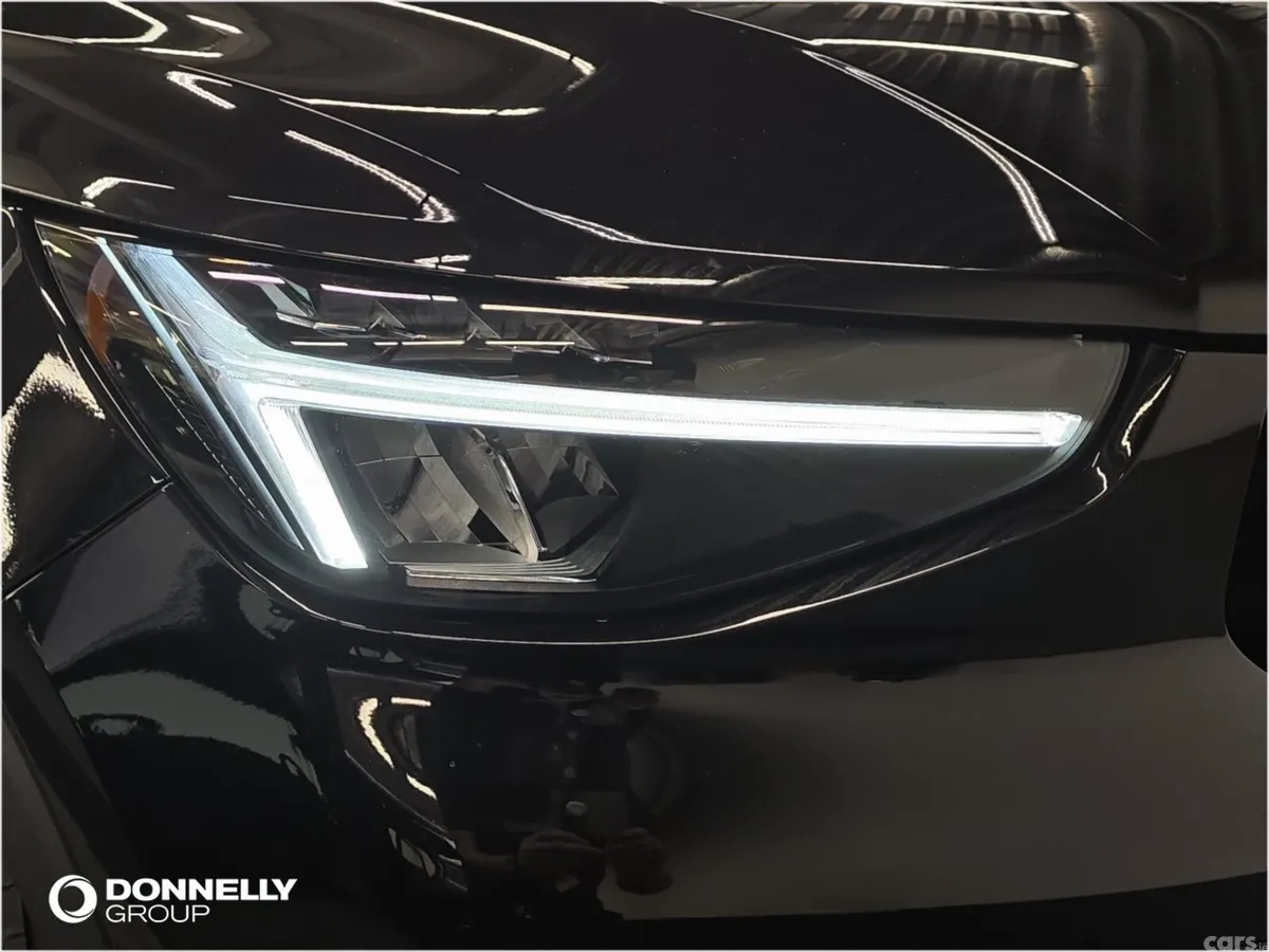 Volvo XC40 Estate, Petrol, 2025, Black