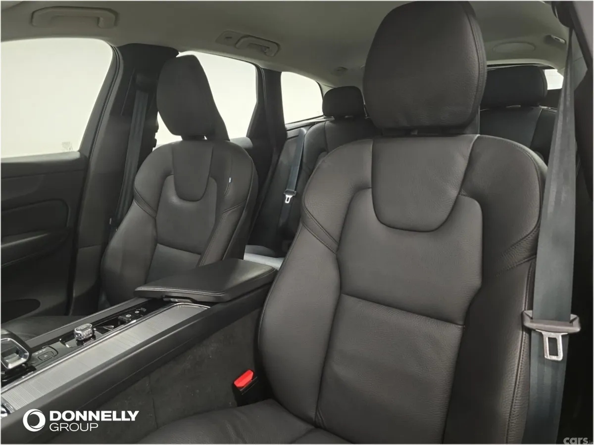 Volvo XC60 Estate, Diesel, 2024, Black