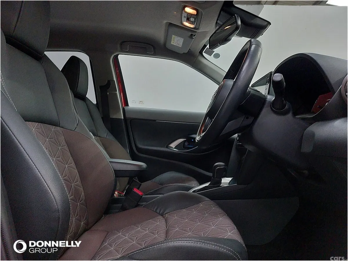 Toyota Yaris Hatchback, Petrol Hybrid, 2023, Red